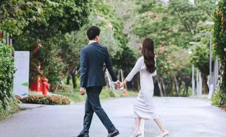 Why Young People in Shenzhen Are Choosing “Marriage Without a License”